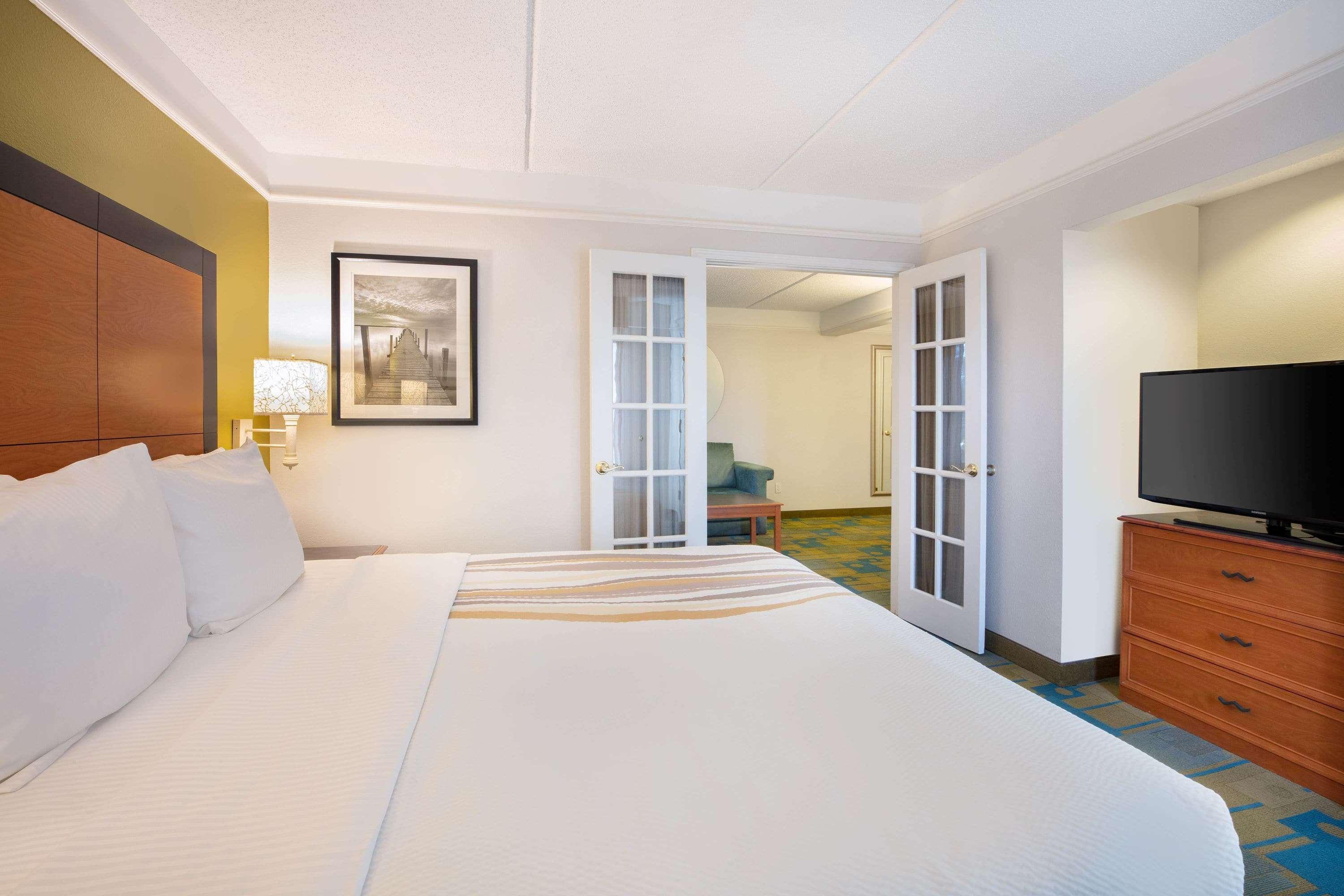 La Quinta And By Wyndham, Hotel