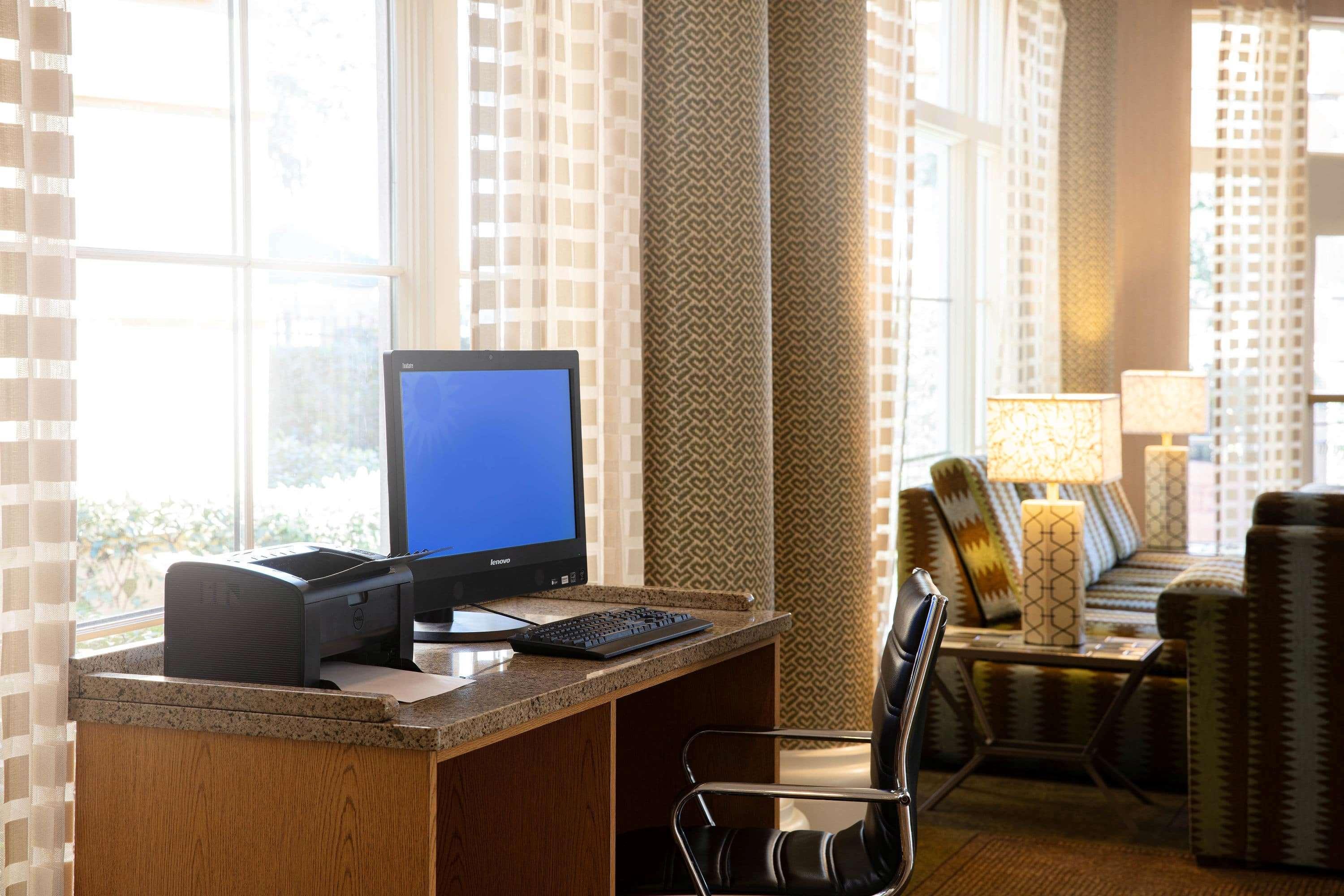 La Quinta And By Wyndham, 3*