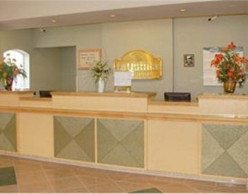 La Quinta And By Wyndham, Hotel